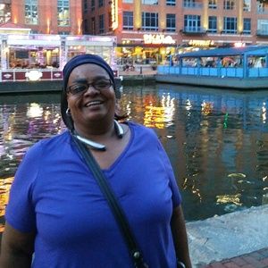 Meet your Posher, Joyce